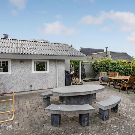 Hemmet 37 Nyaraló *